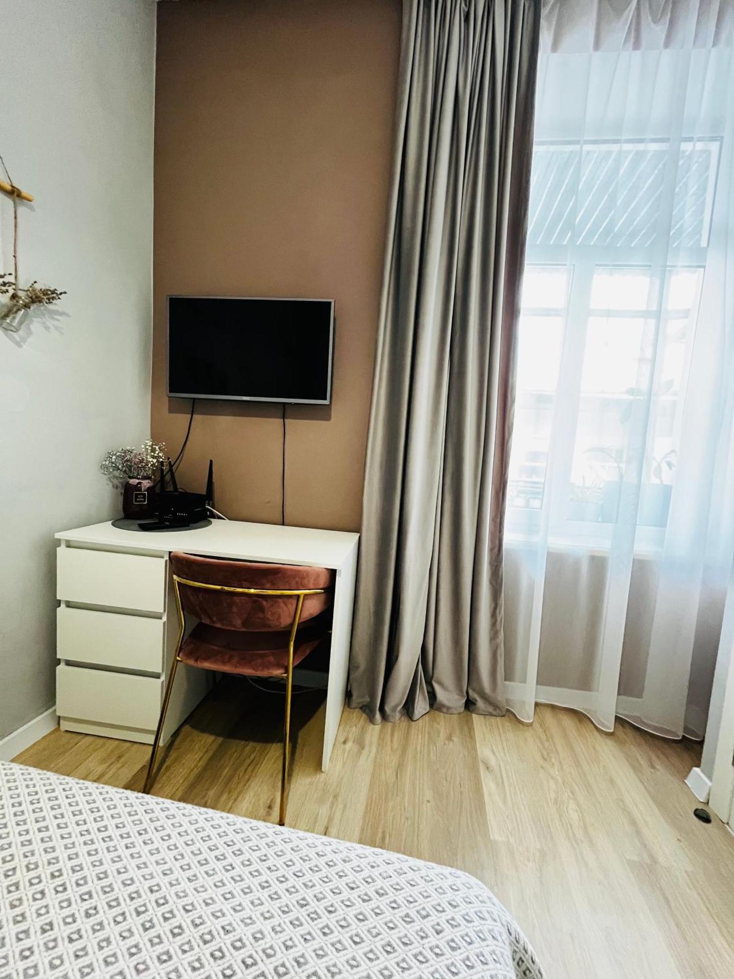 Iren Smart Apartment Lviv Extérieur photo